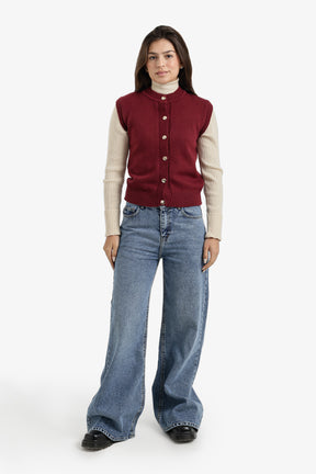 فيست بأزرار أمامية