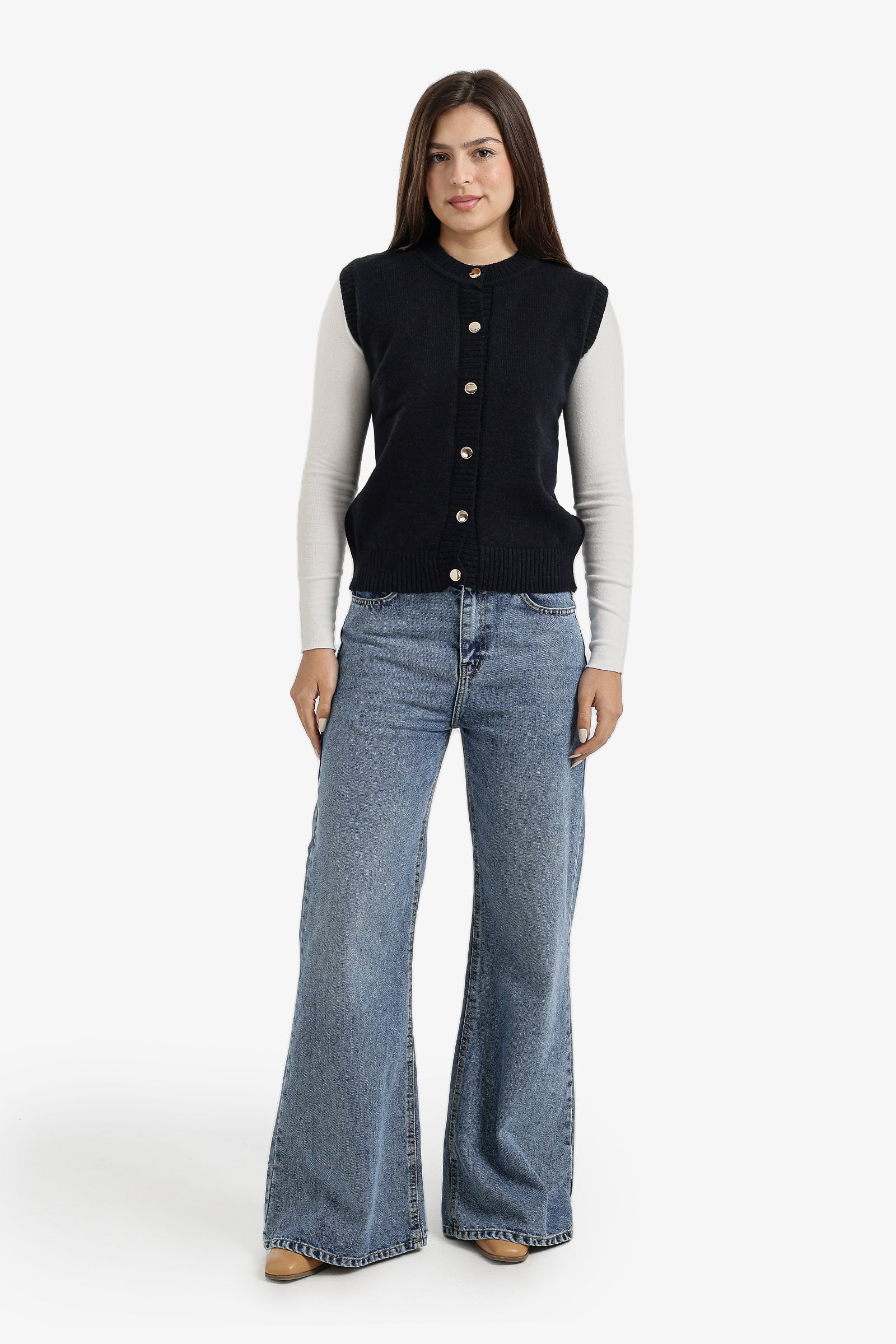 فيست بأزرار أمامية