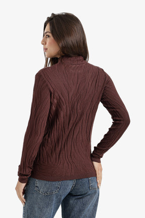 بلوفر بياقة شبه عالية