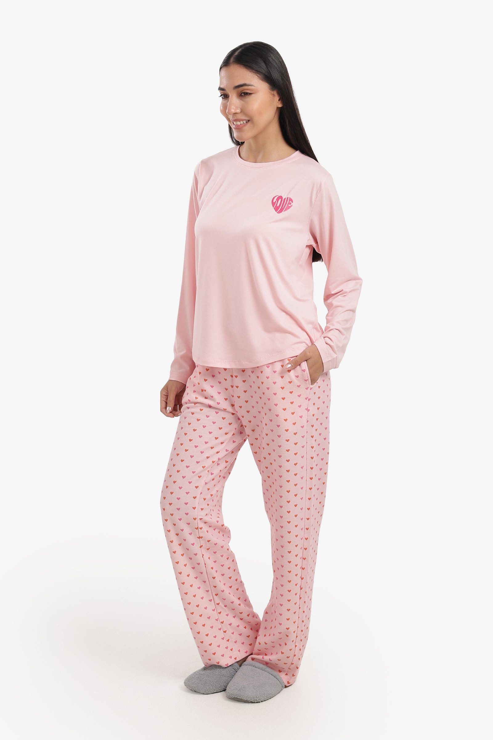 بيجامة بنقشة القلوب