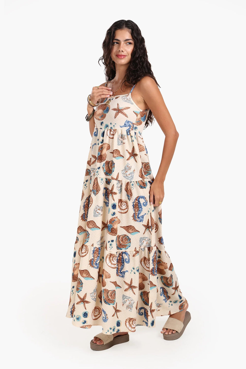 فستان للشاطئ بطبقات وطبعة أصداف 