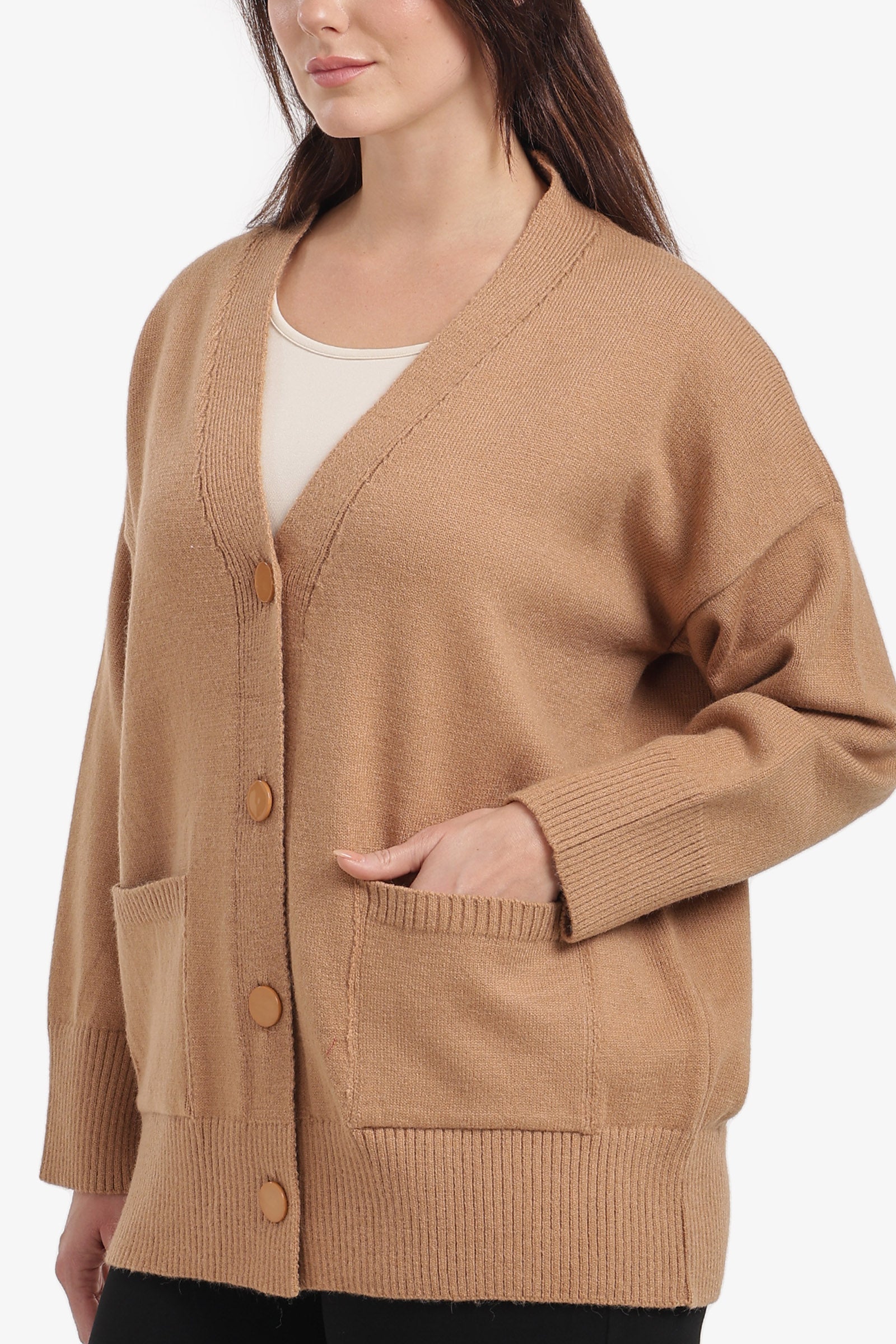 كارديجان لاونج بياقة V