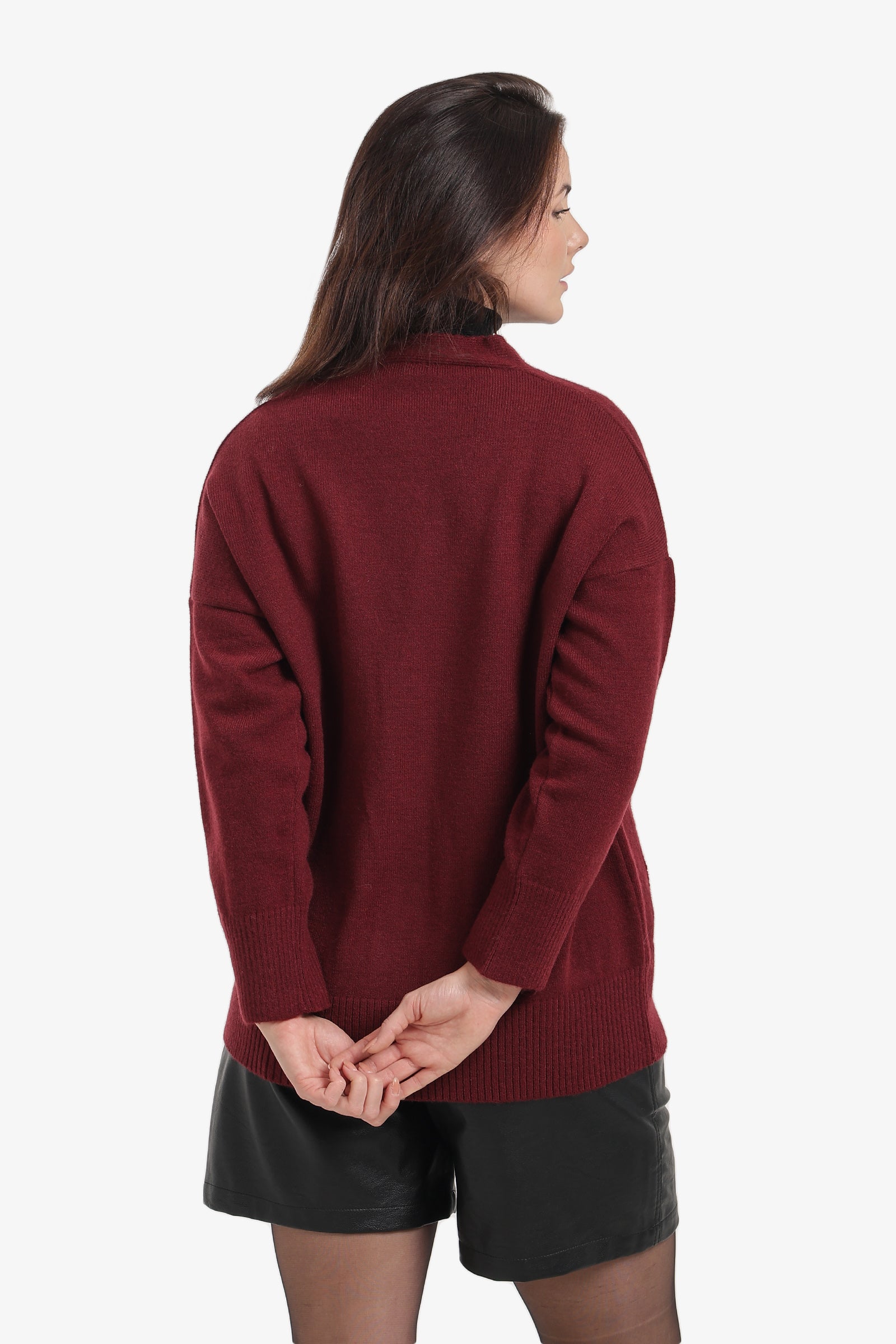 كارديجان لاونج بياقة V