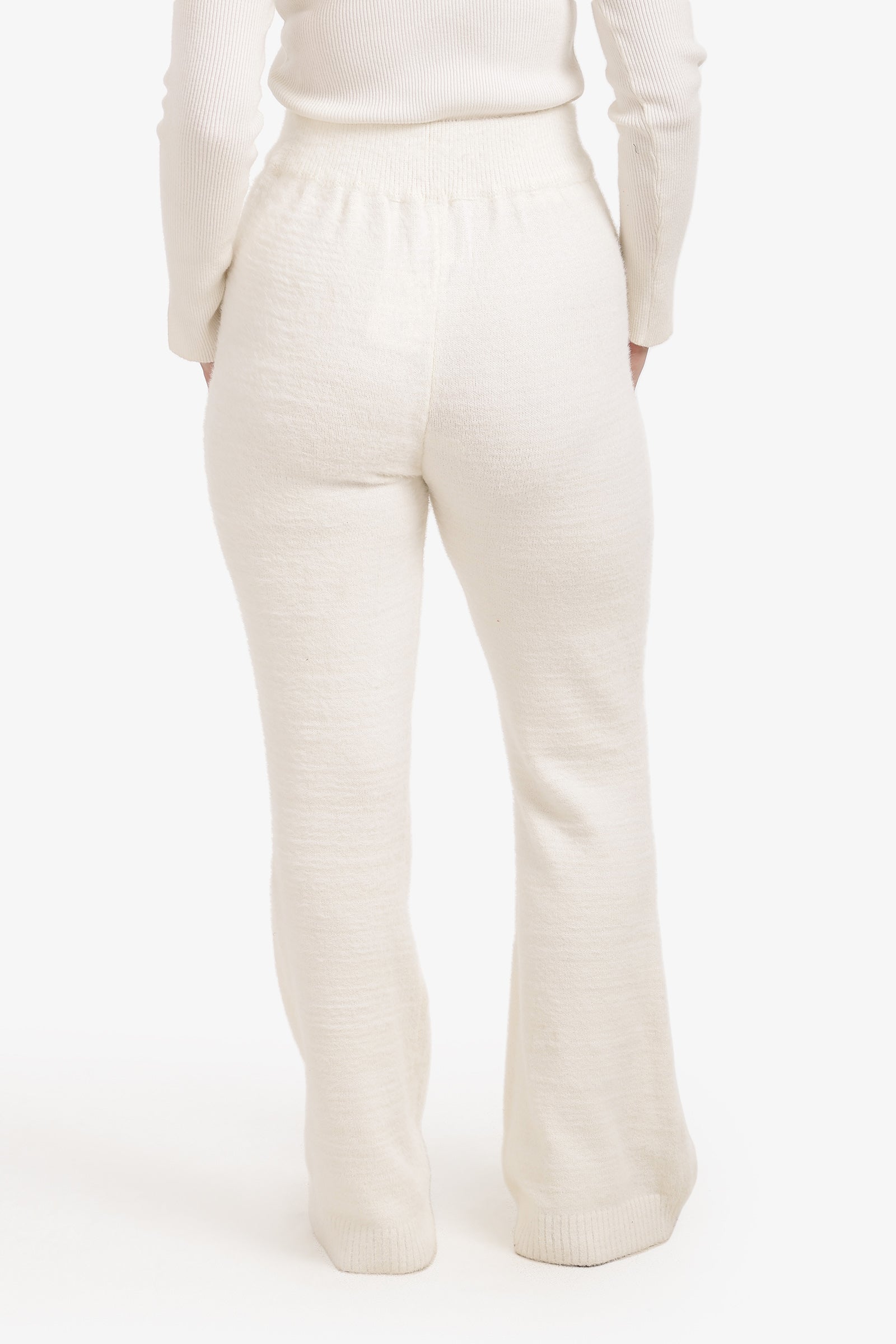 بنطلون لاونج تريكو بقصة فلير