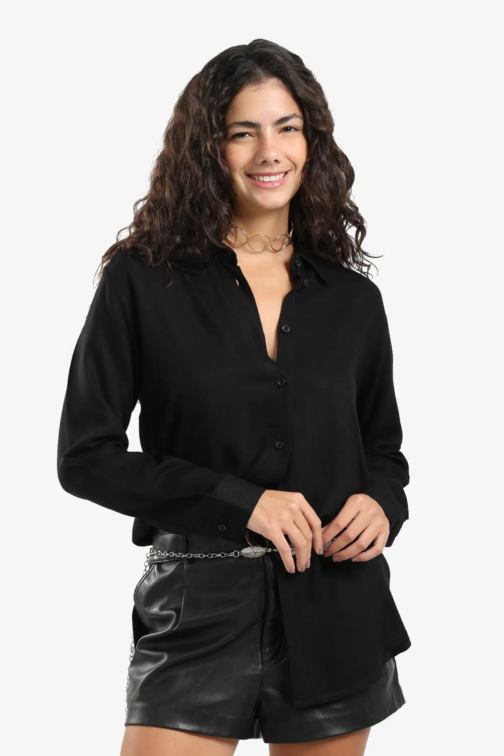 قميص عملي بحافة دائرية