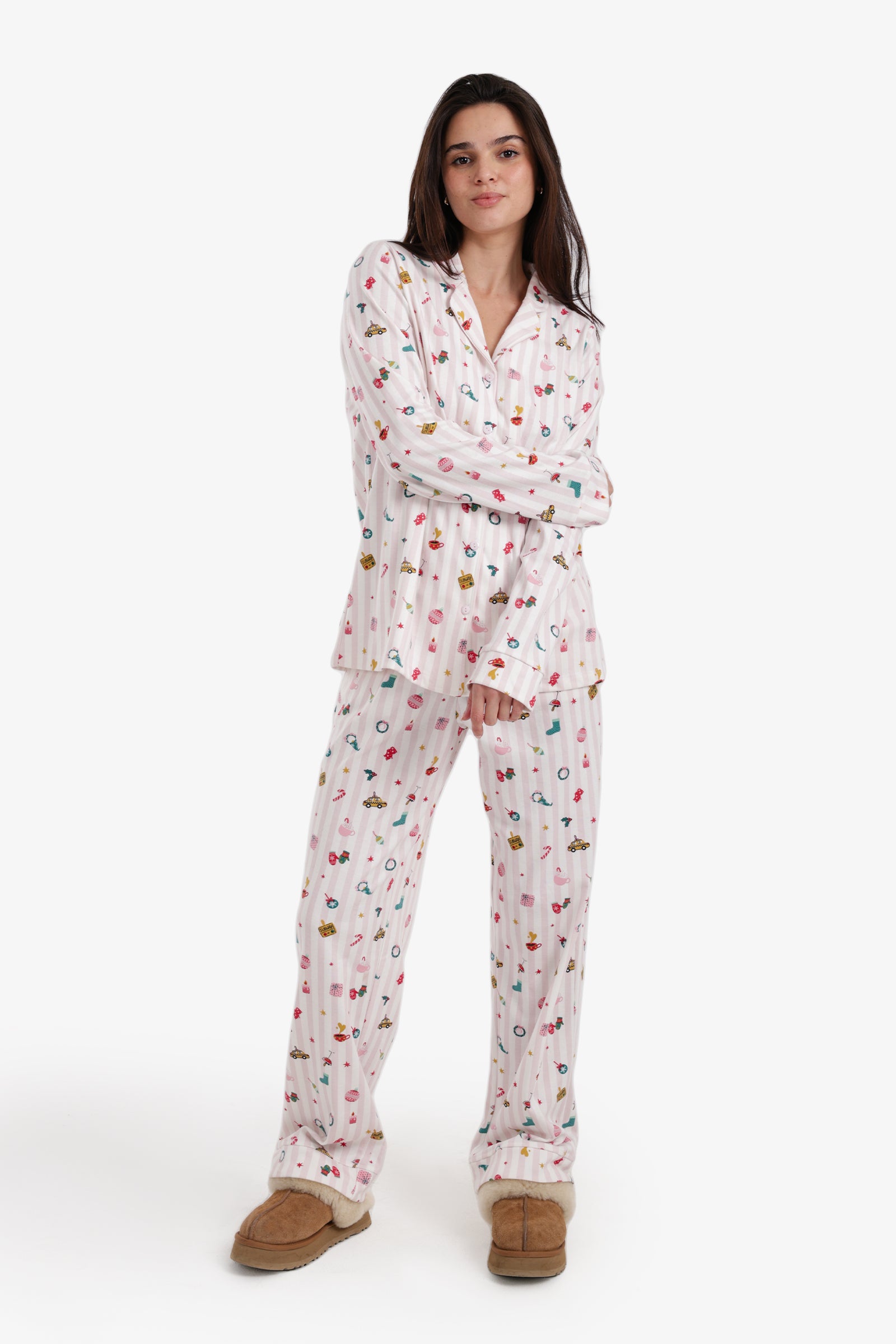 طقم بيجامة مخطط بطبعات لطيفة