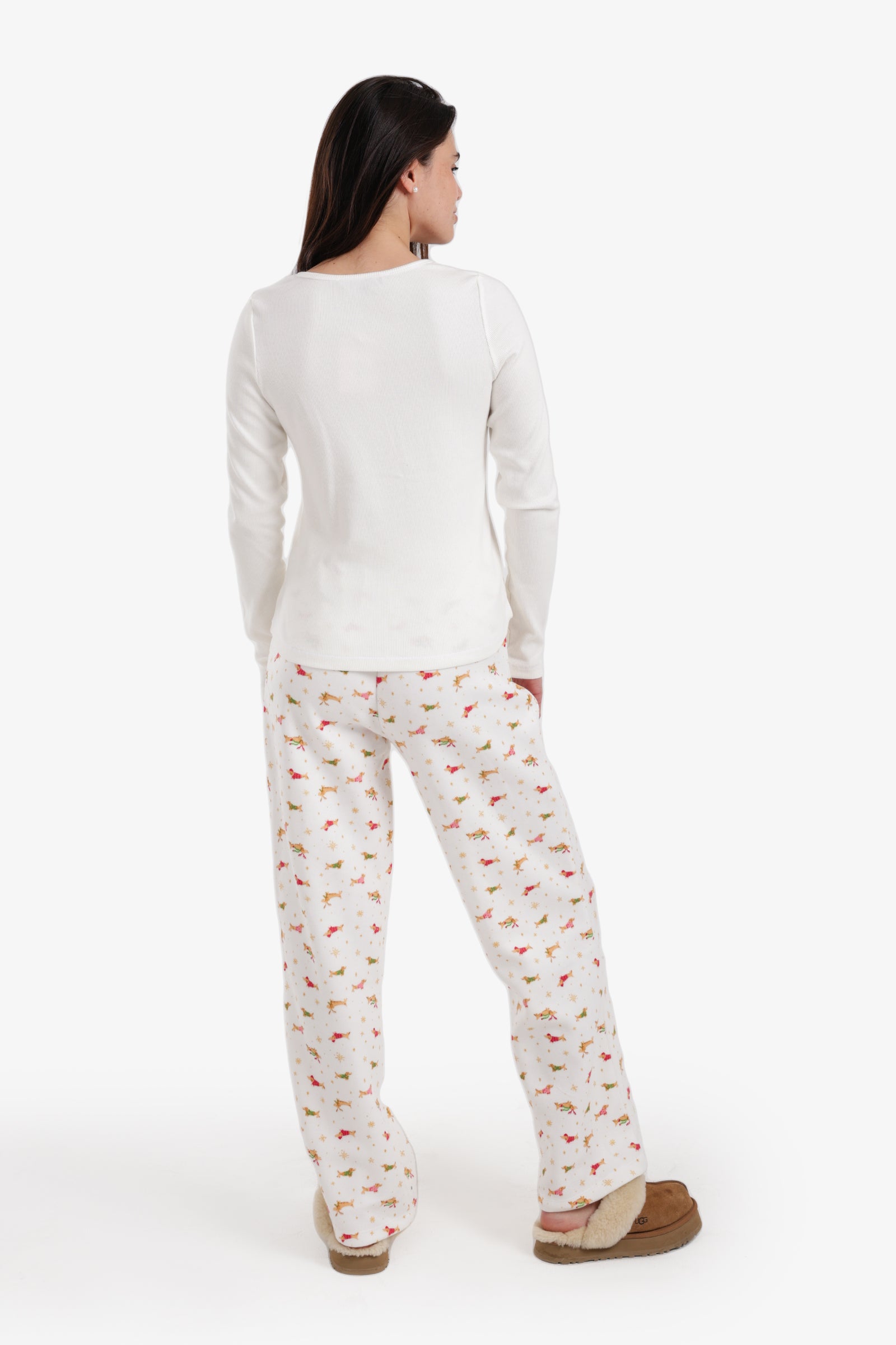 طقم بيجاما برقبة V