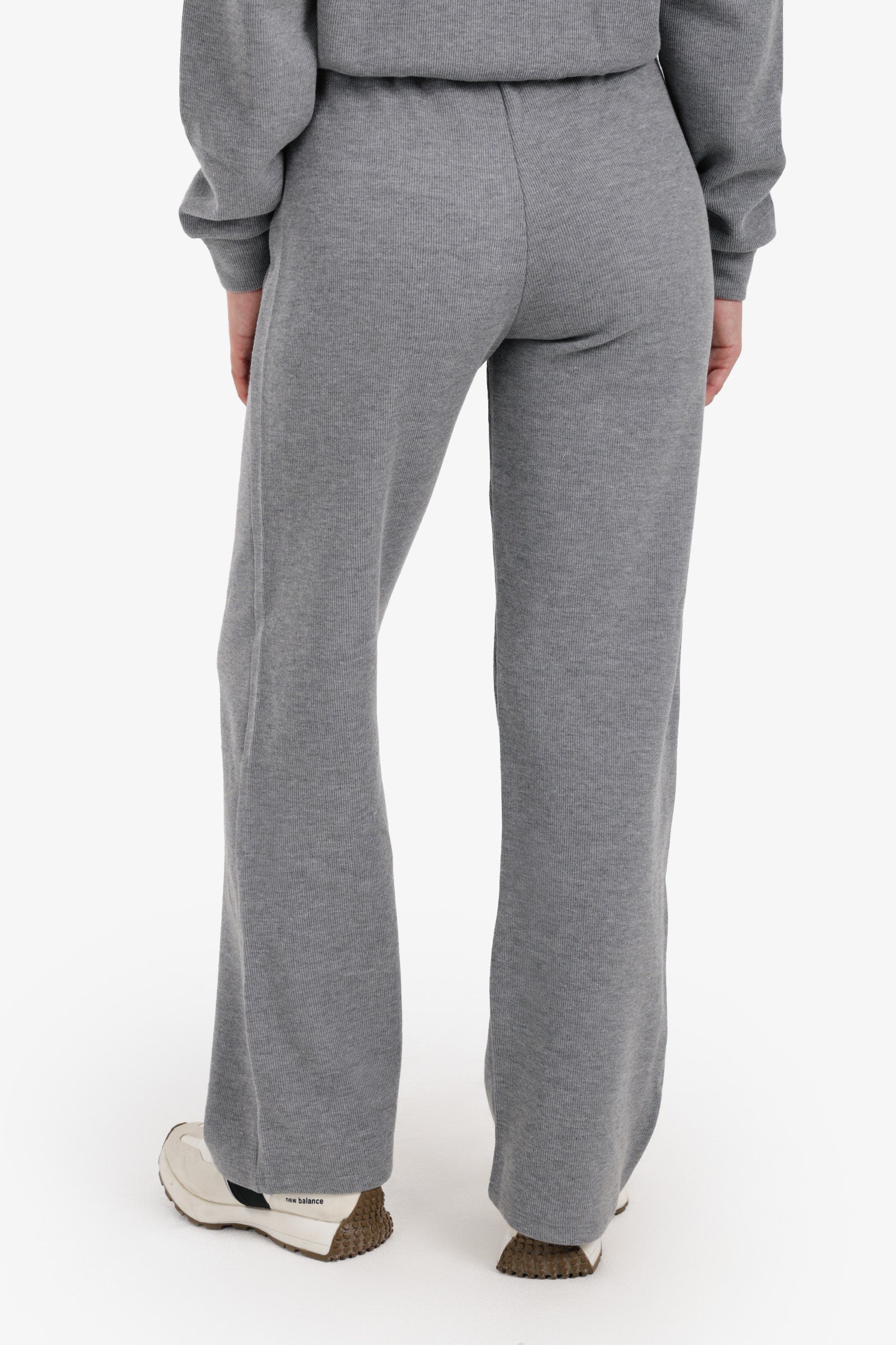 بنطلون مريح بخصر مطاطي