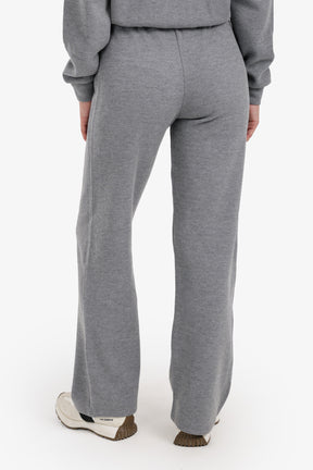 بنطلون مريح بخصر مطاطي