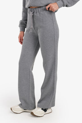 بنطلون مريح بخصر مطاطي