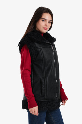 فيست جلد بأطراف مزينة بالفرو