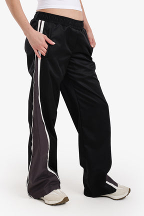 بنطلون مريح ناعم بقصة واسعة