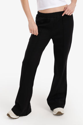 بنطلون لاونج بقصة فلير