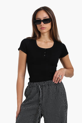 Top with Snap Button Closure