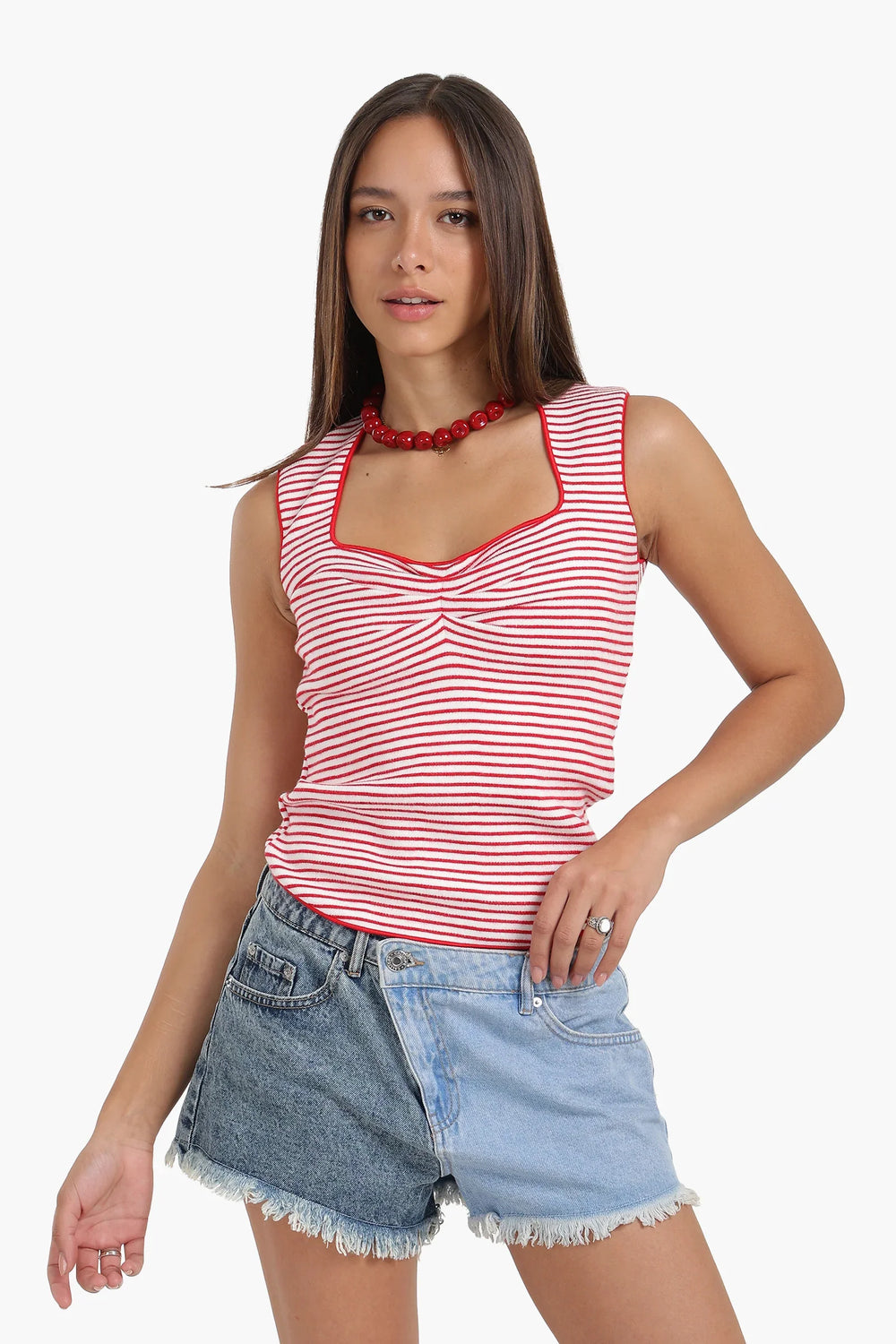 توب بدون أكمام