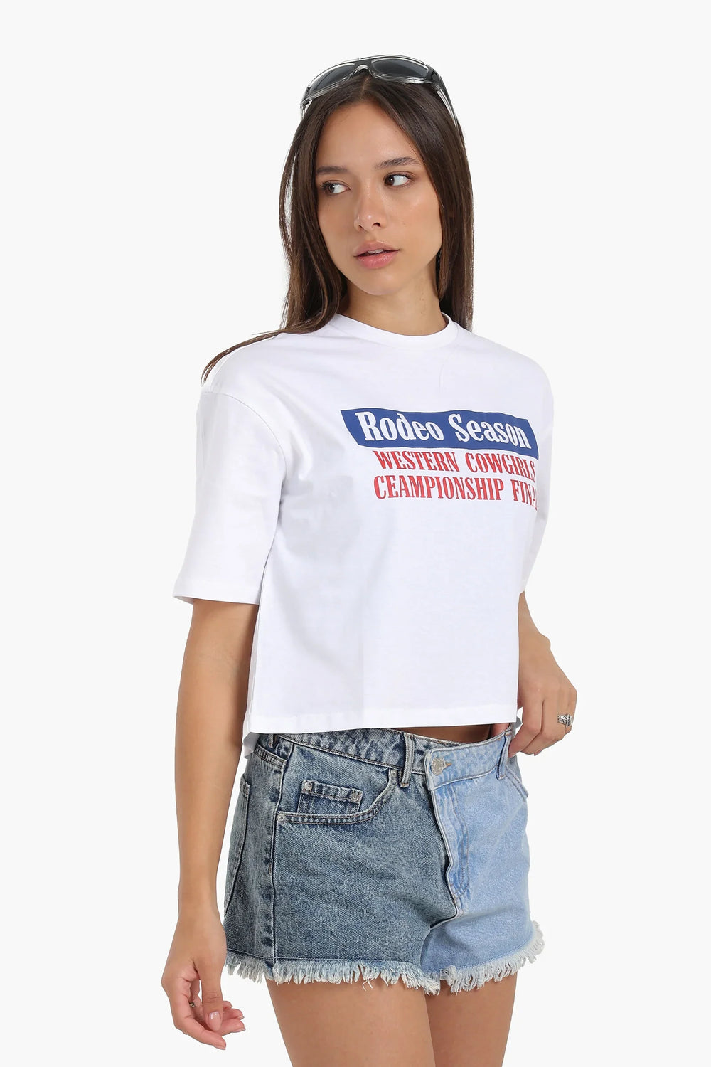 تيشيرت أوف وايت بطبعة مميزة