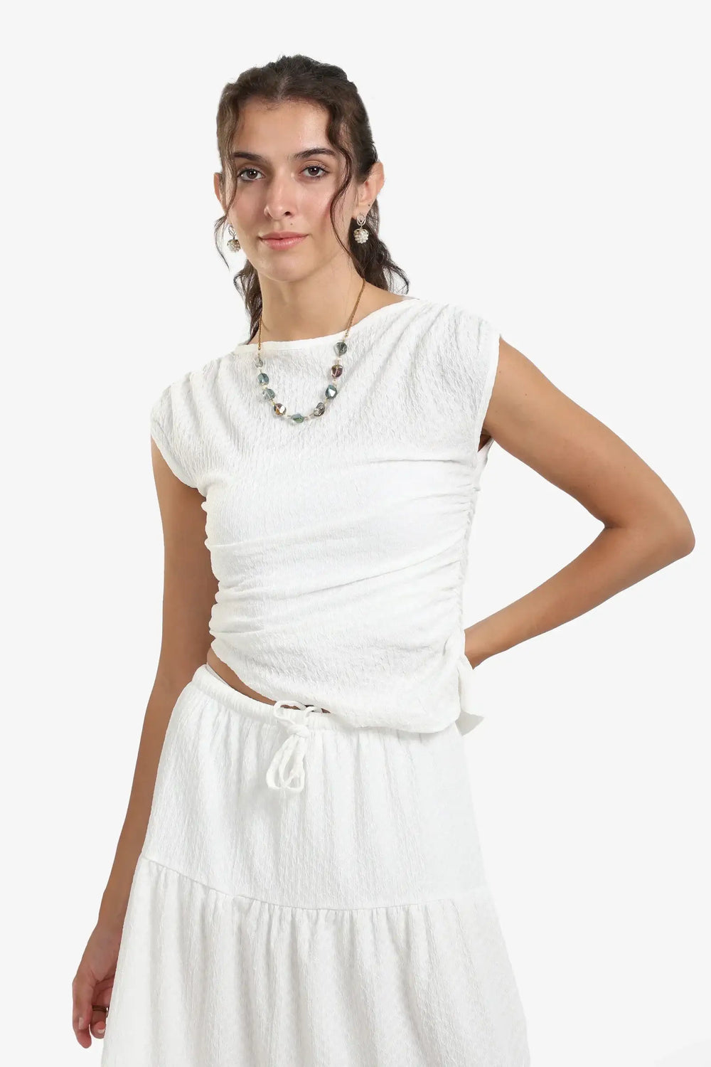 توب أبيض بكشكشة