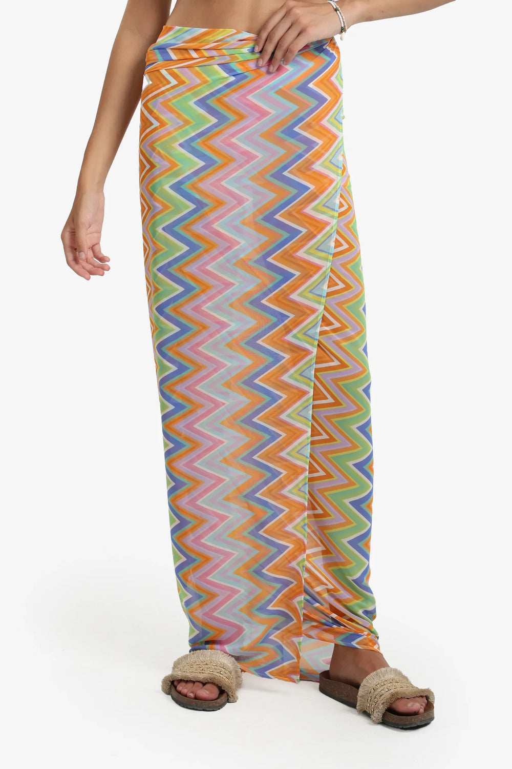 سارونج بنقشة متعرجة للشاطئ 