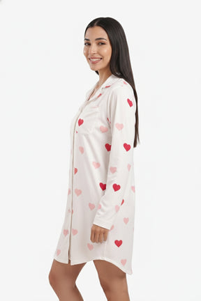 قميص نوم بنقشة القلوب