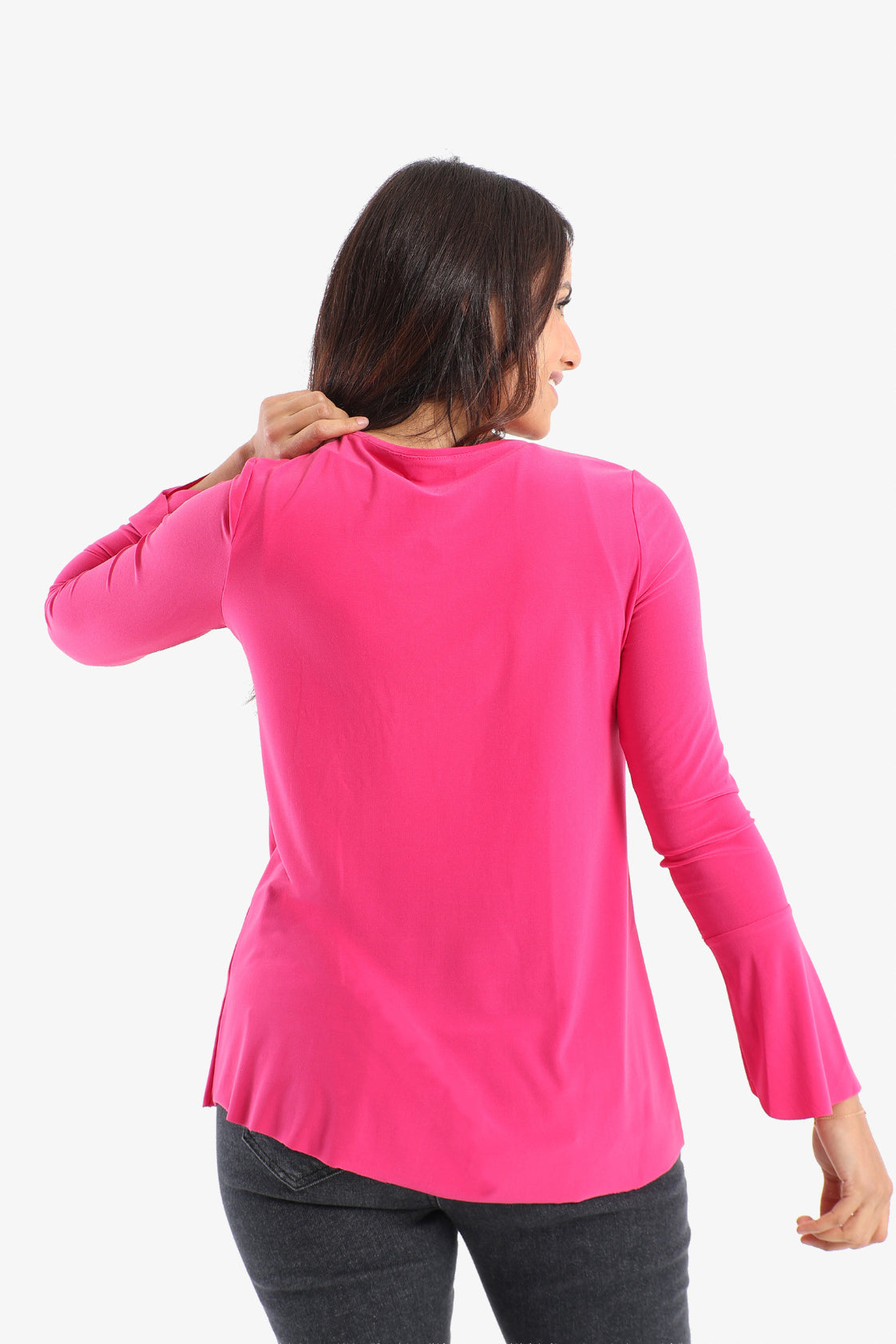 بلوزة فوال بأكمام طويلة بحواف واسعة