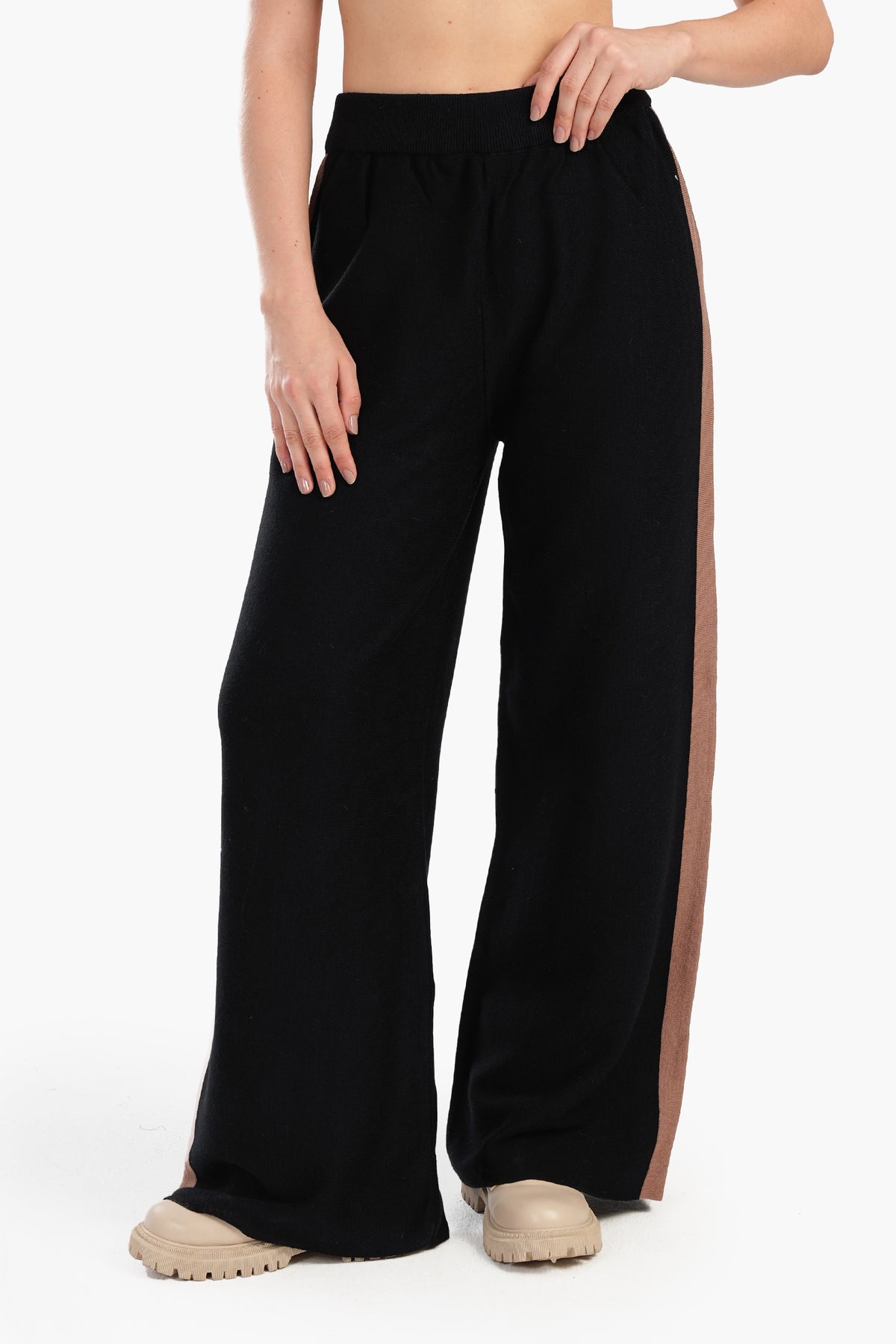 Lounge Pant with Side Stripe