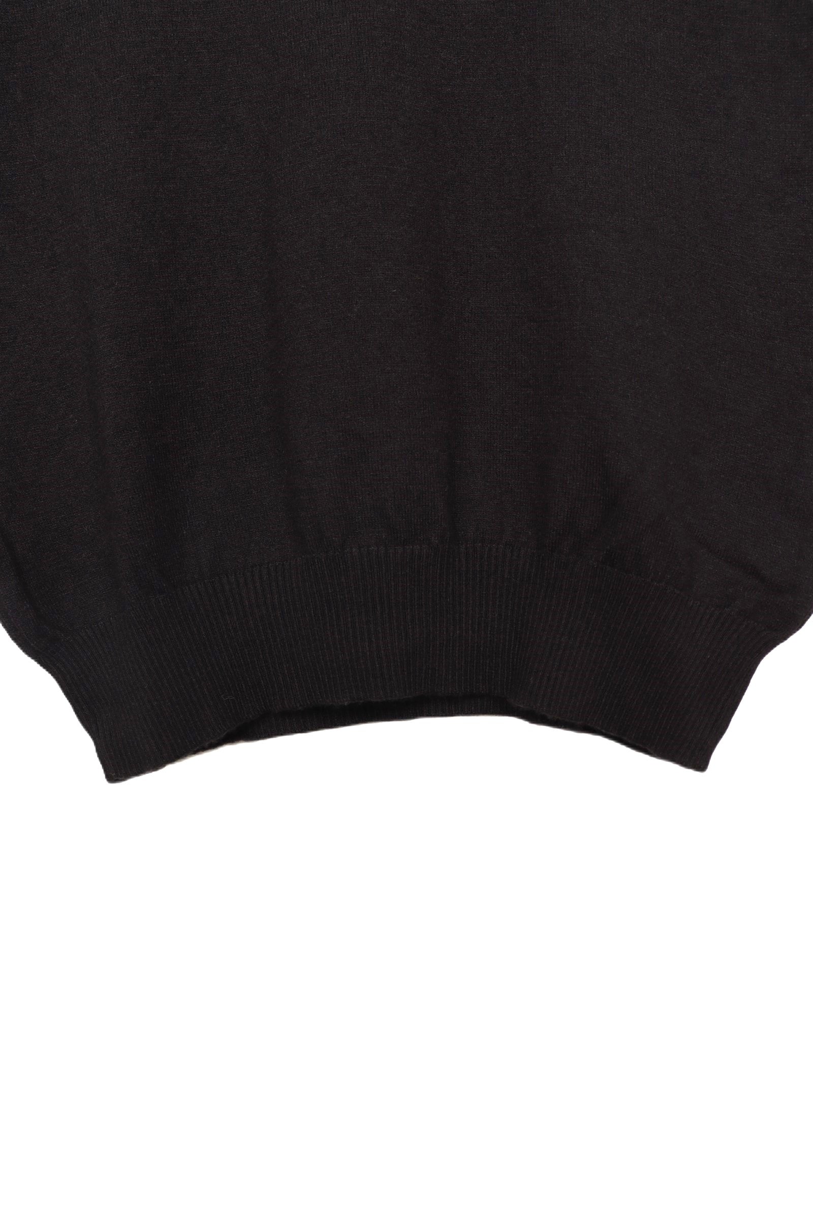 بلوفر بأكمام قصيرة