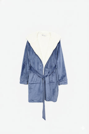 روب قطيفة مبطّن بغطاء رأس