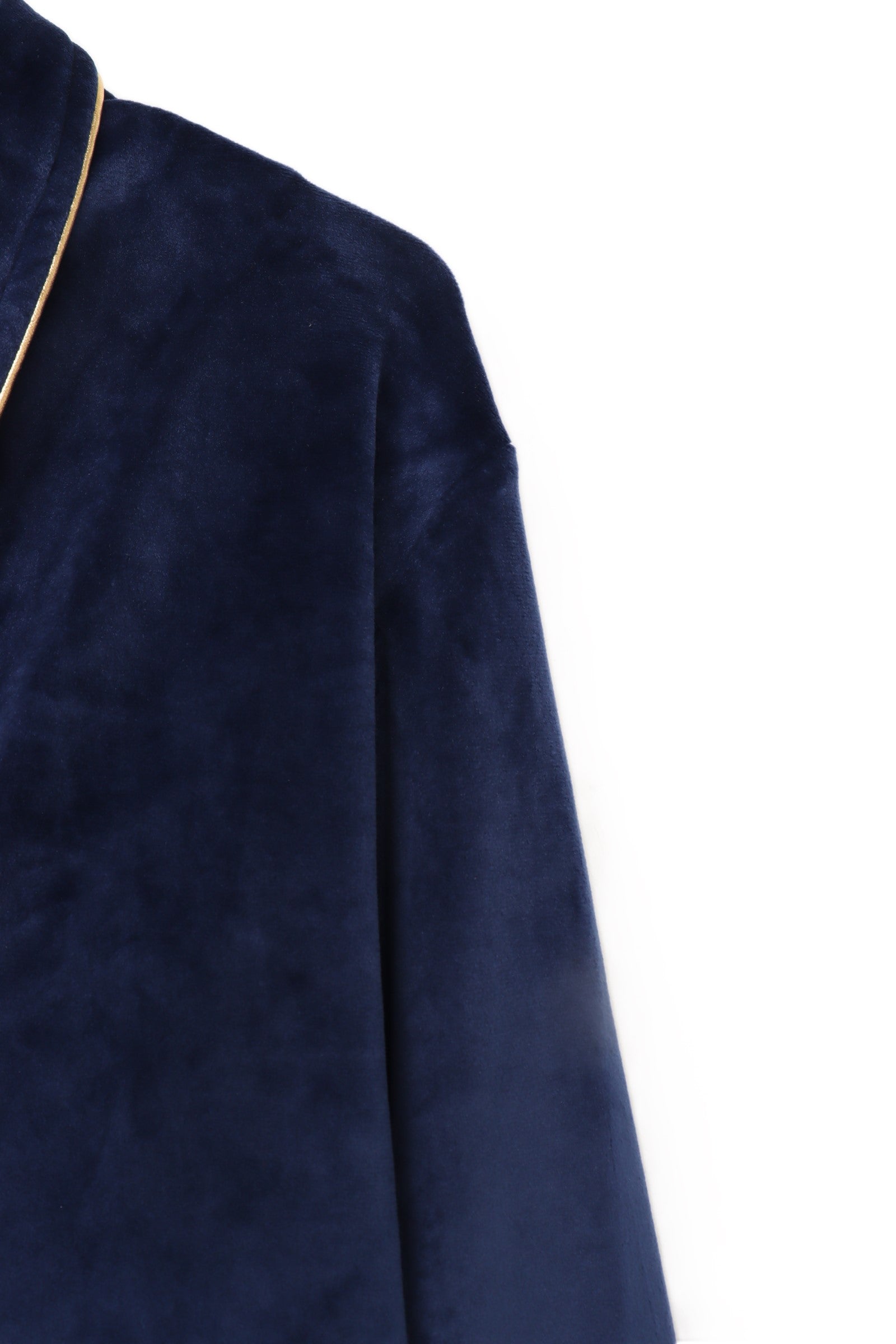 طقم بيجامة قطيفة بأزرار مزدوجة