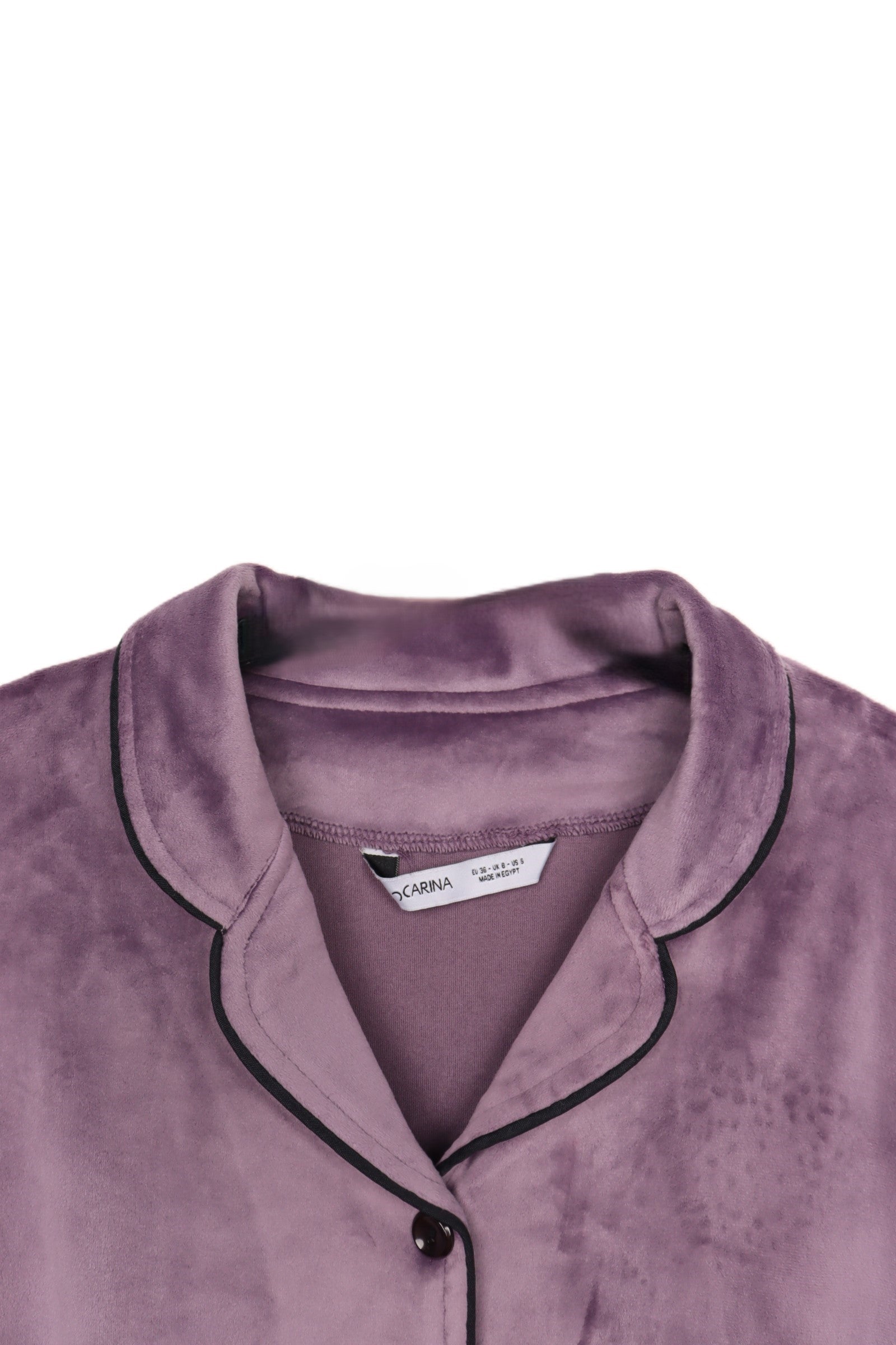 طقم بيجامة قطيفة بحواف مزخرفة