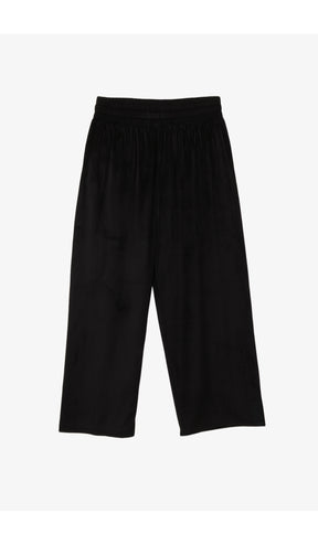 طقم بيجامة قطيفة بقصّة مستقيمة 