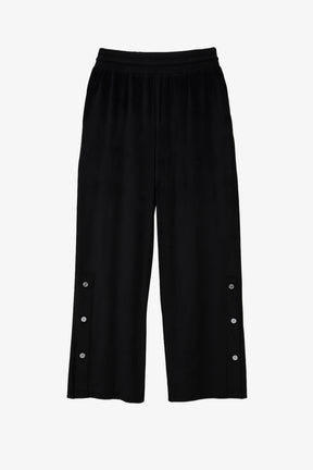 طقم بيجامة قطيفة بقصّة مستقيمة 