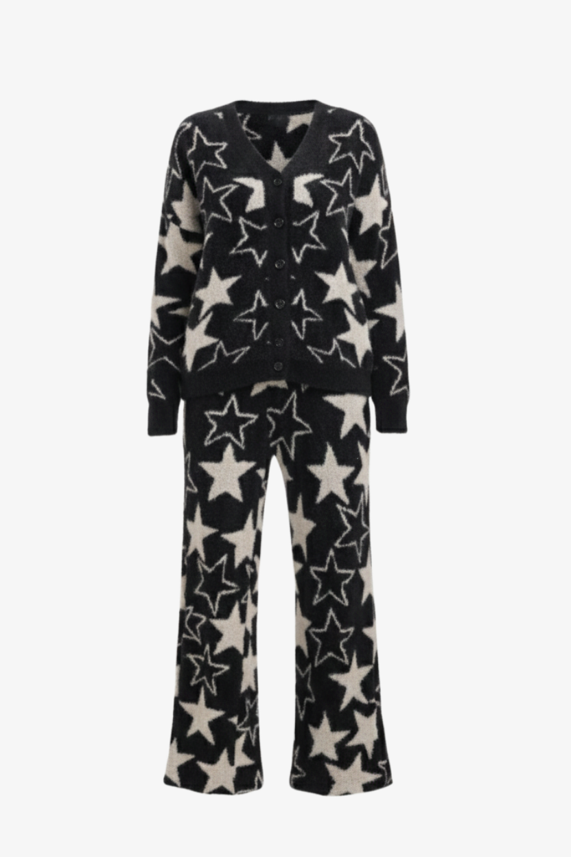 بيجامة بنقشة النجوم