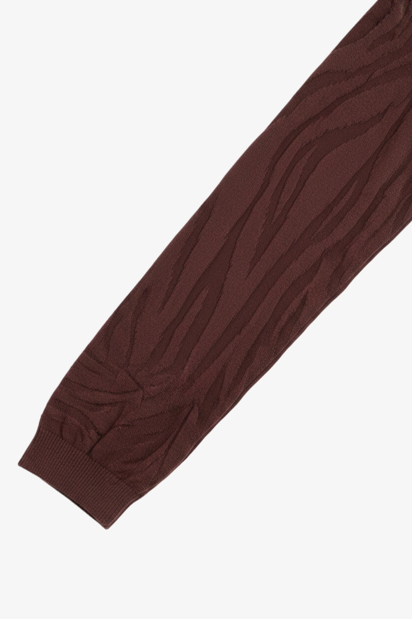 بلوفر بياقة شبه عالية