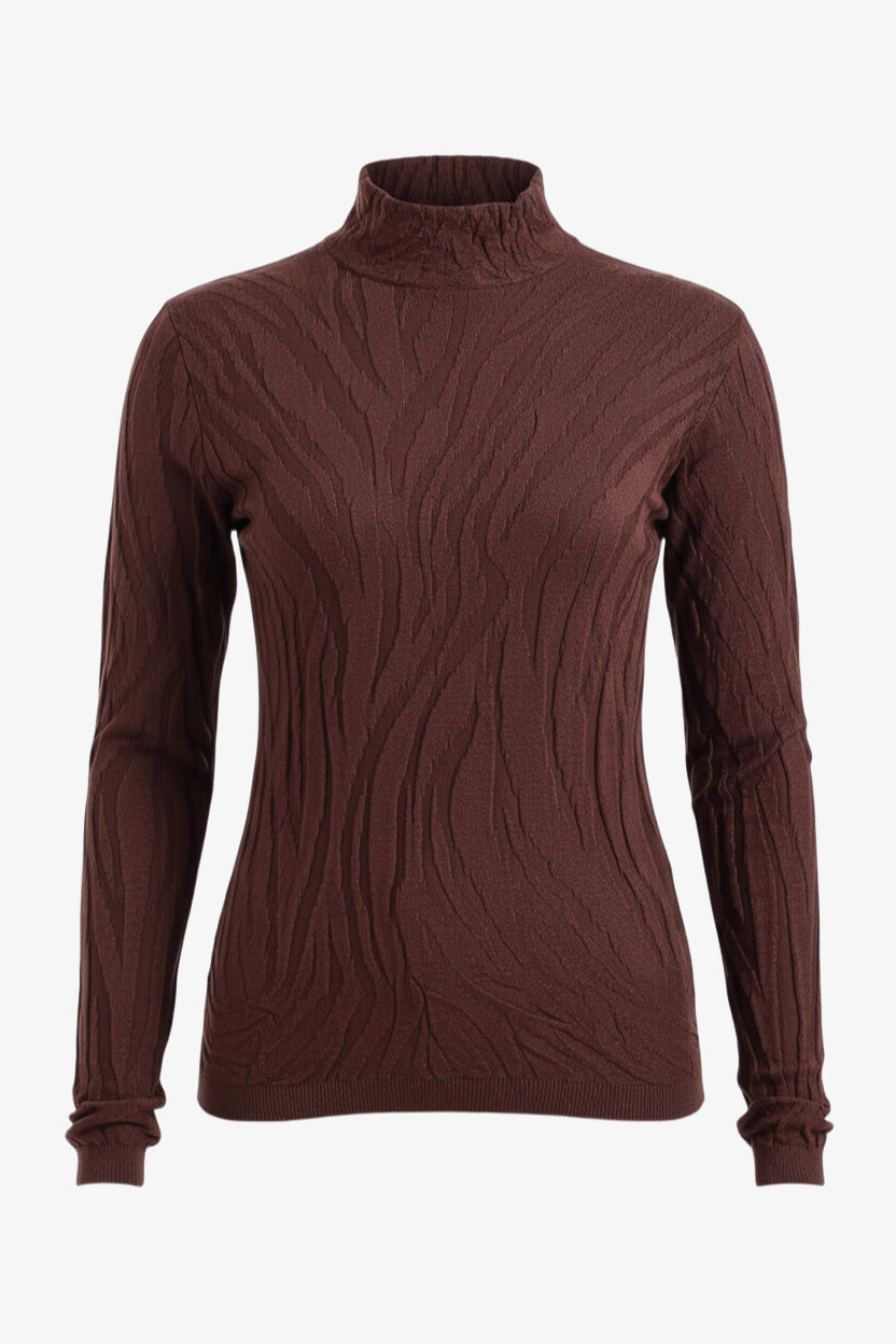 بلوفر بياقة شبه عالية