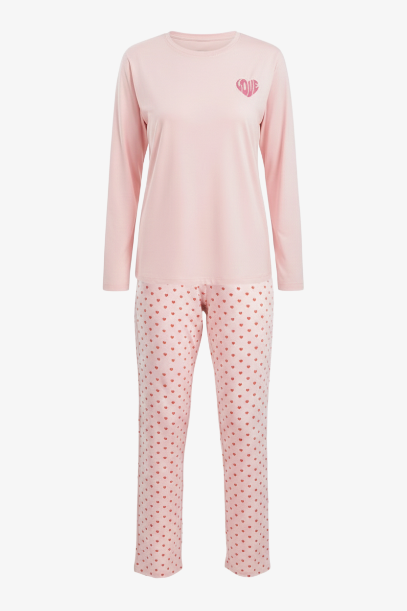 بيجامة بنقشة القلوب