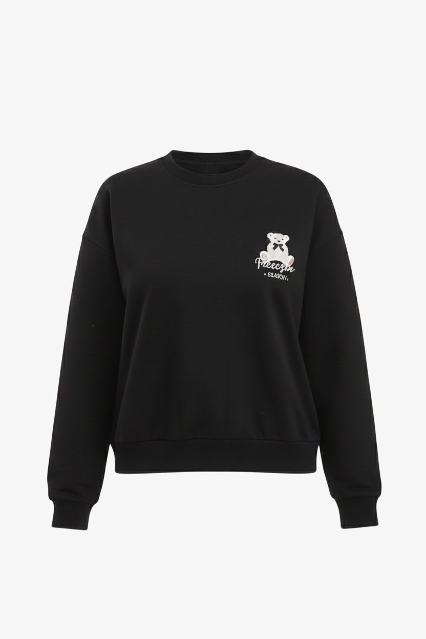 بيجامة بطبعة على الصدر