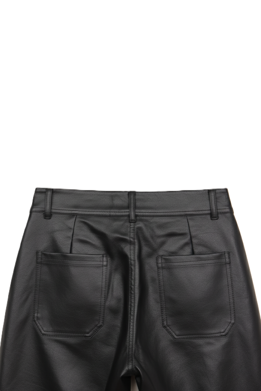 بنطلون جلد صناعي بأرجل واسعة