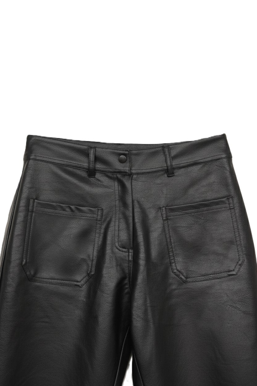 بنطلون جلد صناعي بأرجل واسعة