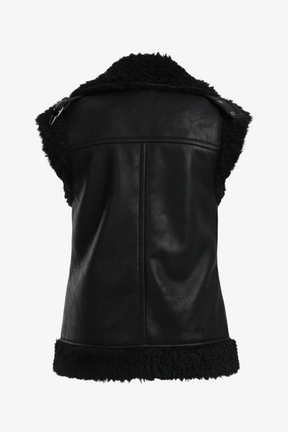 فيست جلد بأطراف مزينة بالفرو