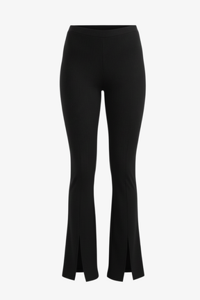 بنطلون بقصة فلير مع حافة مفتوحة