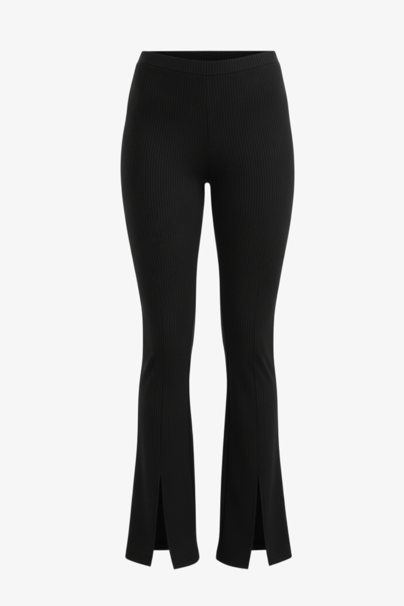 بنطلون بقصة فلير مع حافة مفتوحة