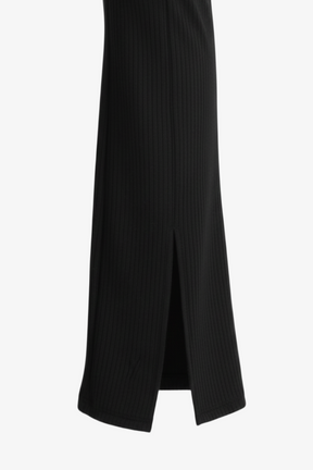 بنطلون بقصة فلير مع حافة مفتوحة