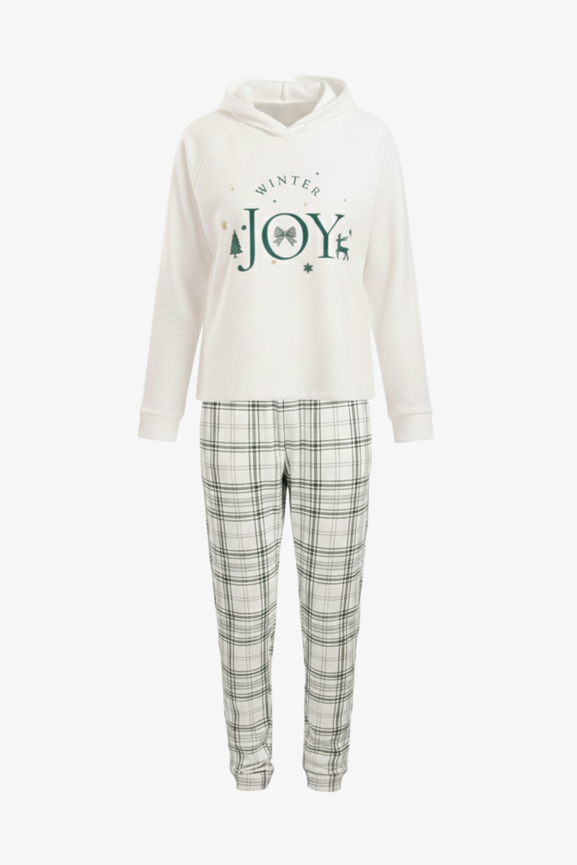 بيجامة بغطاء رأس