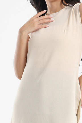 بلوزة سادة بدون أكمام