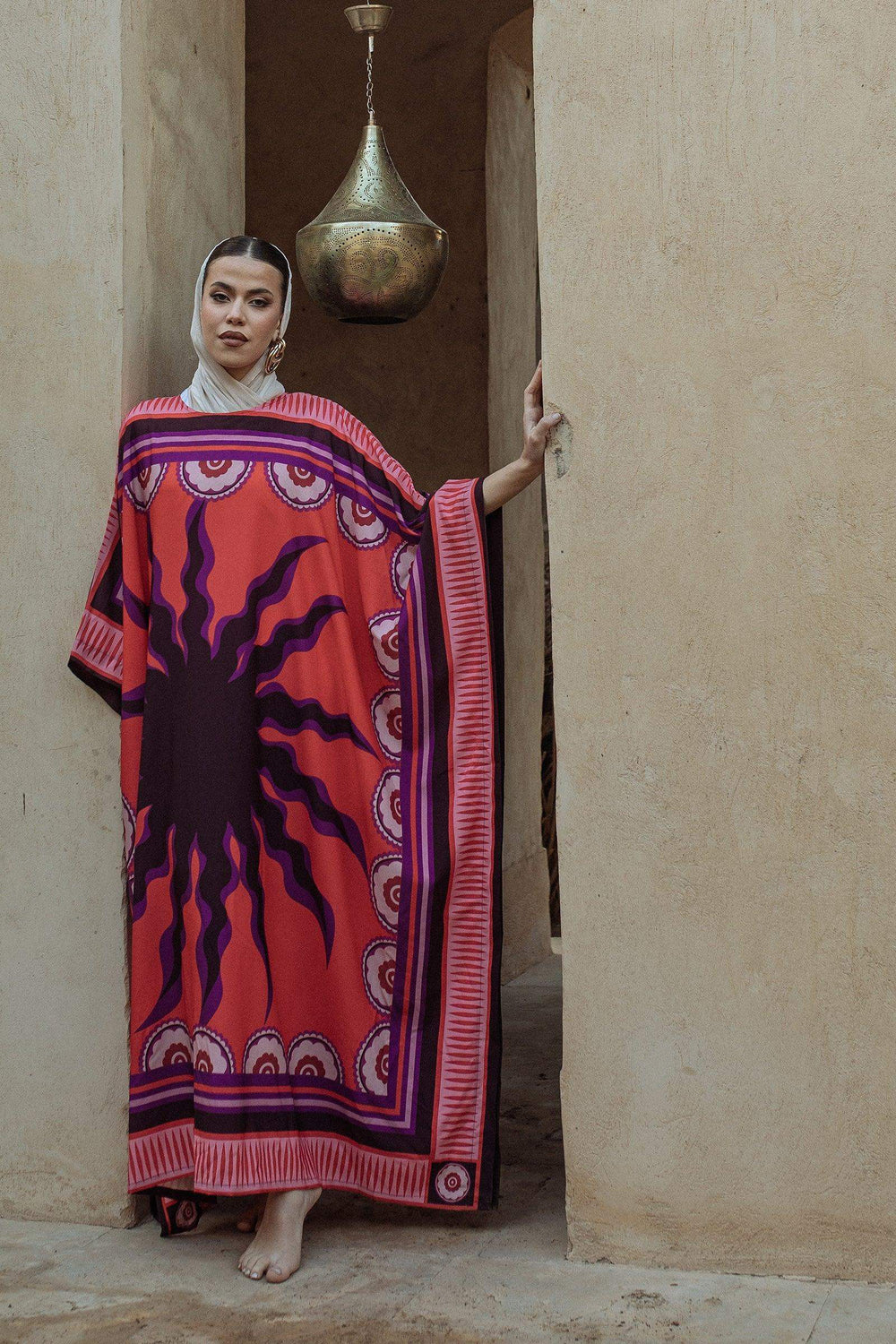 عباية بطبعة شمس