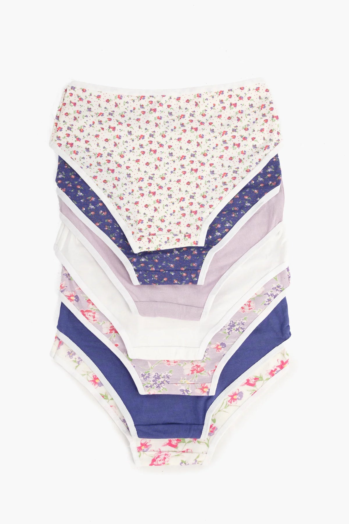 Avtobusda panties korinadi Avtobusda panties korinadi