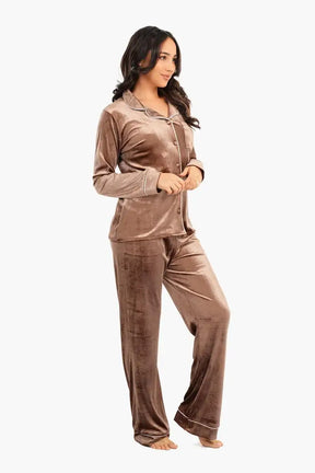 بيجامة قطيفة بكم