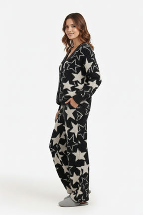 بيجامة بنقشة النجوم