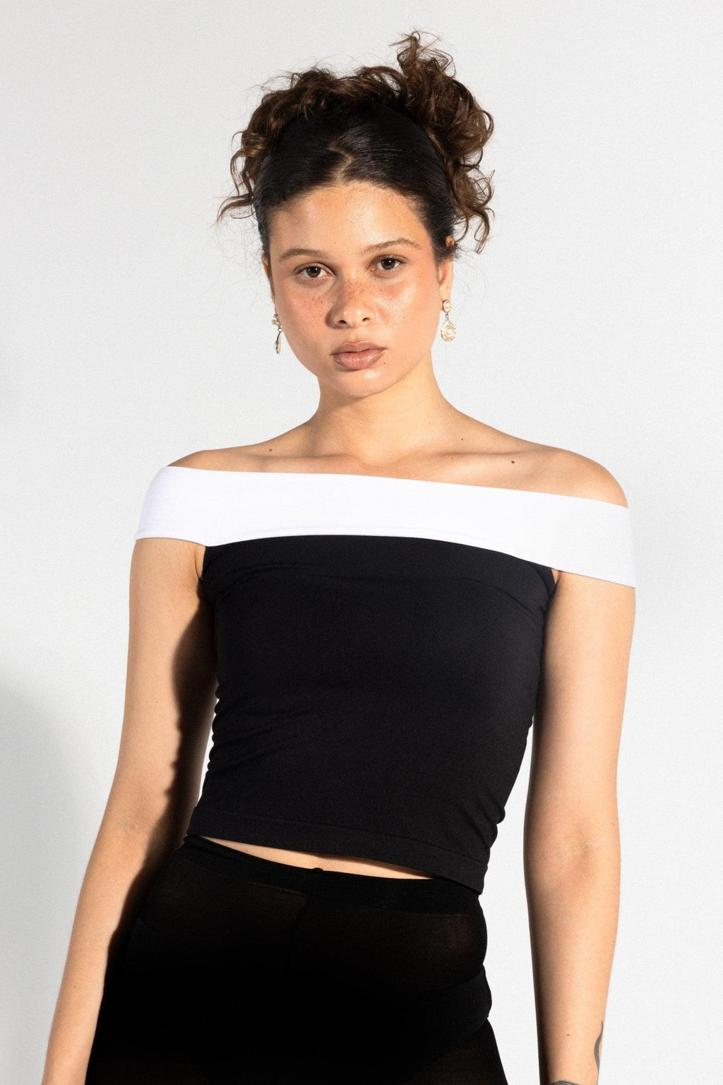 B W Off Shoulder Top Carina Wear